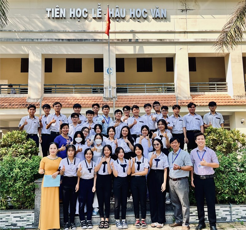 Danh sách học sinh đạt giải Kỳ thi HSG giải toán trên máy tính cầm tay và Kỳ thi chọn HSG lớp 12 cấp Thành phố năm học 2023-2024