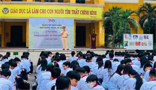Lễ phát động tháng cao điểm an toàn giao thông cho học sinh năm học 2023 - 2024