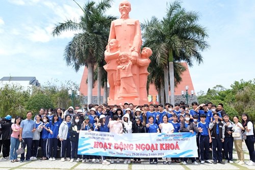 Hoạt động ngoại khóa cho học sinh Khối 11 năm học 2023 - 2024