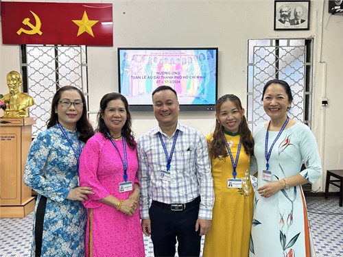 Trung tâm Hỗ trợ phát triển giáo dục hòa nhập cho người khuyết tật hưởng ứng tuần lễ áo dài   Tôn vinh tà áo dài Việt Nam”