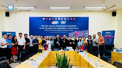 [Trường phổ thông Văn Lang] Cô Nguyễn Thái Hà - Hiệu trưởng trường Tiểu học, THCS và THPT Văn Lang tham gia đánh giá chính thức chương trình đào tạo ngành sư phạm Tiếng Trung Quốc theo tiêu chuẩn AUN - QA của Trường Đại học Sư phạm Thành phố Hồ Chí Minh.