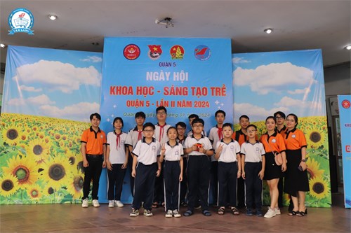 Học sinh văn lang tham gia liên hoan khoa học sáng tạo trẻ quận 5