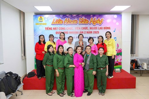 Một số hình ảnh cán bộ, giáo viên, nhân viên Trường GDCB Niềm Tin tham gia Liên hoan văn nghệ tiếng hát công chức, viên chức, người lao động quận Phú Nhuận lần 2 năm 2025.