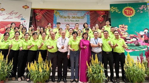 Trung tâm HTPT GDHN Bình Chánh rất vinh dự đón Công đoàn Ngành giáo dục Thành phố Hồ chí Minh đến thăm, chúc tết và trao tặng quà xuân đến Tập thể Cán bộ, Giáo viên, Nhân viên nhân dịp Xuân Ất tỵ 2025