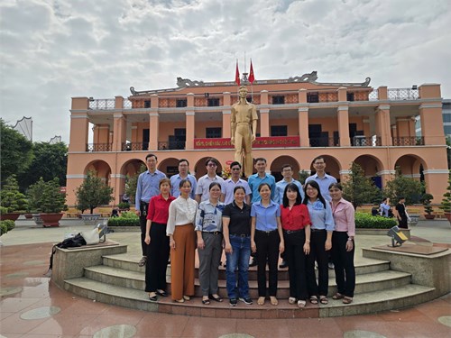 Chuyên đề Chi bộ: Ngọn lửa nhiệt huyết bừng sáng tại Bến Nhà Rồng: Chi bộ Trung tâm GDNN-GDTX Gò Vấp viết tiếp trang sử vẻ vang!