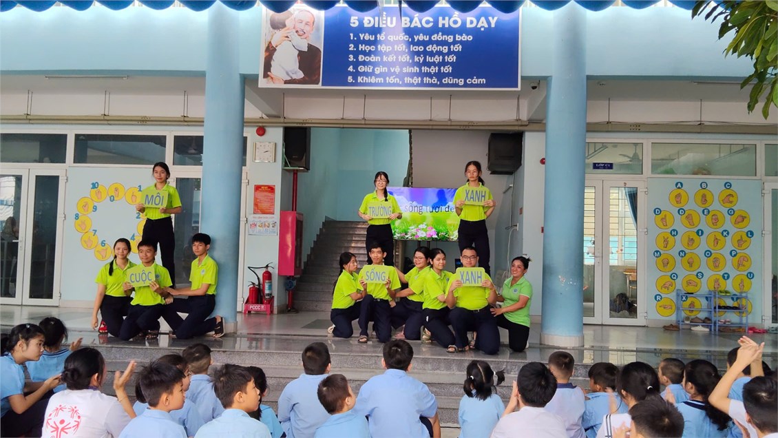 Hoạt động trải nghiệm chủ đề  Môi Trường Xanh - Cuộc Sống Xanh 