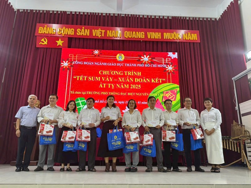 Chương trình  Tết sum vầy - Xuân đoàn kết  Ất Tỵ năm 2025