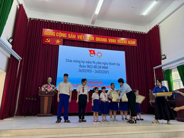 Hoạt động tuyên truyền kỷ niệm 94 năm Ngày Thành lập Đoàn Thanh niên Cộng sản Hồ Chí Minh
