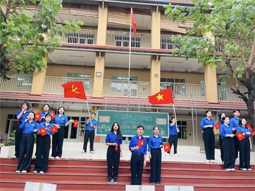 Sinh hoạt dưới cờ kỷ niệm 95 năm ngày thành lập Đảng Cộng sản Việt Nam (03/02/1930-03/02/2025)
