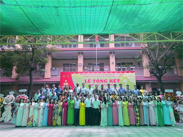 Trường THPT Bình Chiểu tổ chức Lễ tổng kết năm học 2024-2025