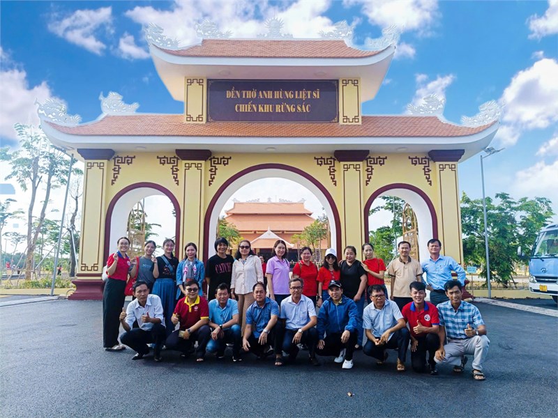 Hoạt động về nguồn Chào mừng Kỷ niệm 50 năm Ngày Giải phóng miền Nam, thống nhất đất nước (30/04/1975 - 30/04/2025)