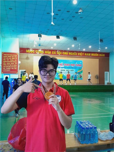 Chúc mừng em: Võ Minh Tuấn  lớp 10A5 đã đạt Huy chương Đồng môn thi Đẩy gậy hạng cân 53kg tại Hội thao Học sinh Thành phố Thủ Đức Năm học 2024 - 2025