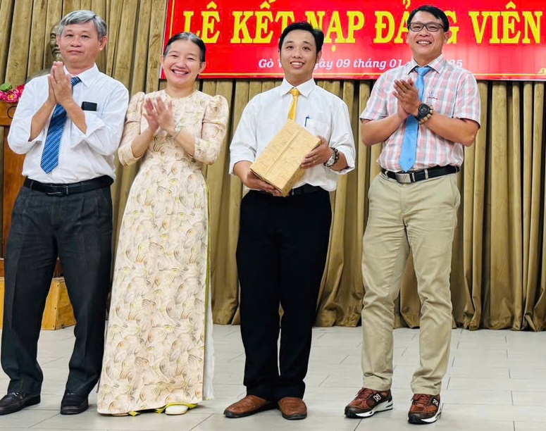Lễ kết nạp Đảng viên