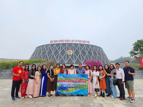 Hoạt động về nguồn của Chi bộ trường THPT Hiệp Bình