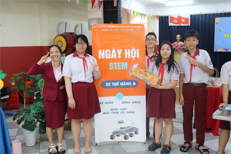 <a href="/tieu-hoc-thcs/ngay-hoi-stem-nam-hoc-2024-2025-cua-truong-th-thcs-va-thpt-hoa-binh/ctfull/70945/527450">Ngày hội stem năm học 2024 - 2025 của trường<span class=bacham>...</span></a>