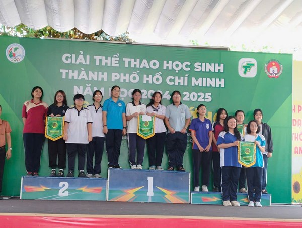 Chúc mừng em Lương Trần Anh Thư đạt giải nhất môn cờ tướng cấp Thành phố
