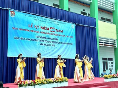 <a href="/doan-the/le-ky-niem-50-nam-ngay-giai-phong-mien-nam-thong-nhat-dat-nuoc-3041975-3042025/ctfull/91623/527897">Lễ kỷ niệm 50 năm ngày giải phóng miền nam,<span class=bacham>...</span></a>