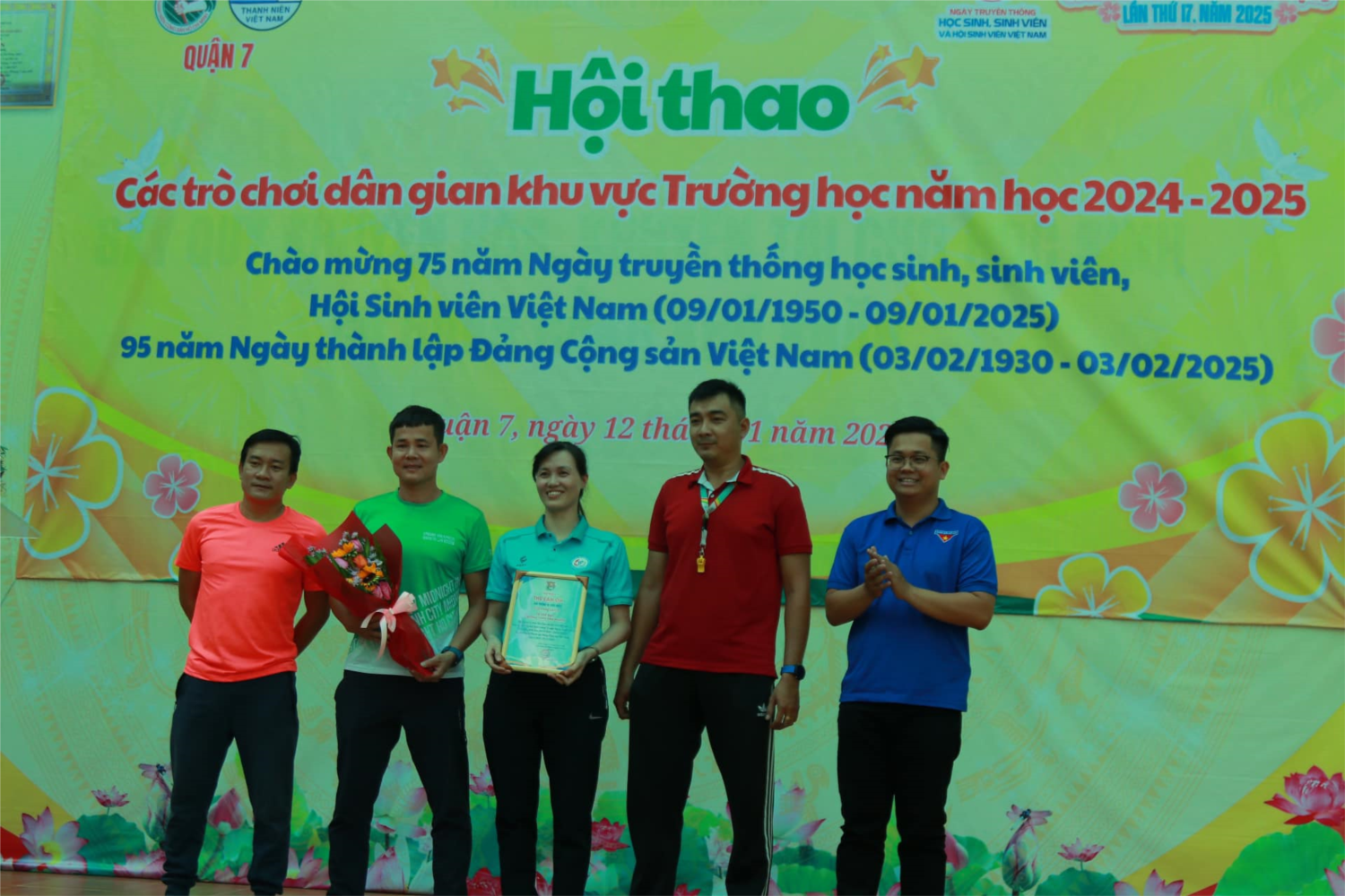 Chiến sĩ xuân tình nguyện trường thpt ngô quyền tham gia hội thao  các trò chơi dân gian khu vực trường học năm học 2024 - 2025 