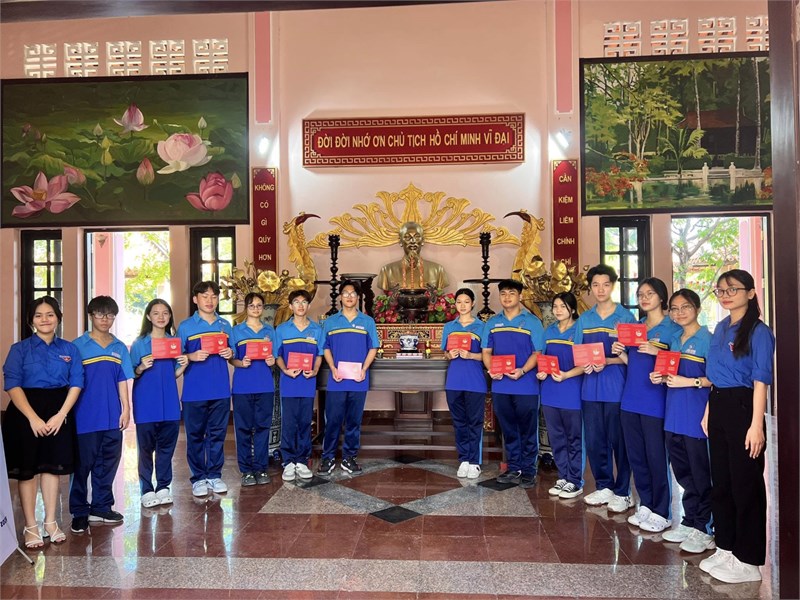 ĐOÀN TRƯỜNG THPT NGÔ QUYỀN TỔ CHỨC HÀNH TRÌNH 2603 lần V năm 2025