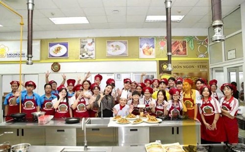 Trường thpt ngô quyền đạt giải khuyến khích tại hội thi  đầu bếp trẻ thành phố hồ chí minh - lần x - năm học 2024 - 2025