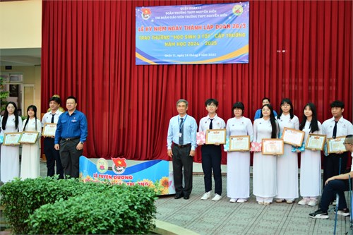 Tự hào tuổi trẻ Nguyễn Hiền - Tuyên dương  học sinh 3 tốt  cấp trường năm học 2024 - 2025 nhân dịp kỷ niệm 94 năm Ngày thành lập Đoàn Thanh niên Cộng sản Hồ Chí Minh (26/3/1931 – 26/3/2025)