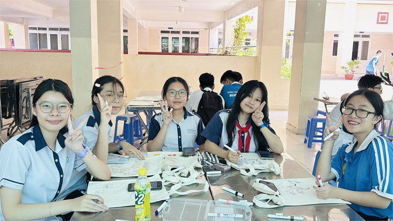 Hành trình khám phá Nguyễn Hiền: Trải nghiệm thực tế - Cảm xúc thật