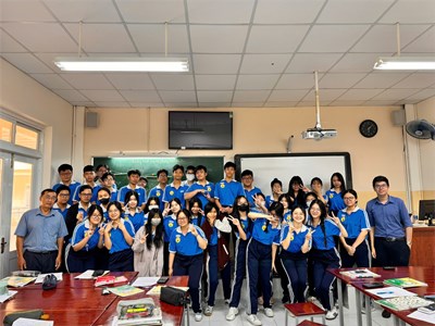 Hoạt động thao giảng Dự giờ của tổ Toán