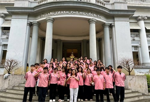 Hành trình đến với địa chỉ đỏ lớp 11B11 năm học 2024-2025