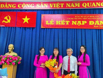 Lễ kết nạp đảng viên mới