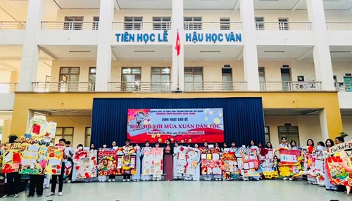 Báo tường chào xuân ất tỵ 2025