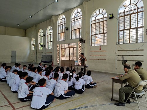 Tổ giáo dục quốc phòng an ninh

hoạt động nghiên cứu bài học

bài 6: “giới thiệu một số loại súng bộ binh, thuốc nổ, vật cản và vũ khí tự tạo” cho học sinh khối 11