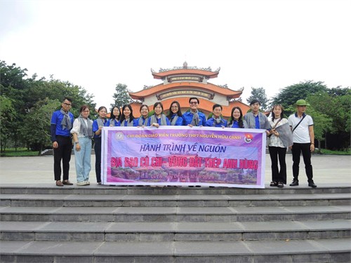 Chi đoàn giáo viên trường thpt nguyễn hữu cảnh với hành trình về nguồn:  khu di tích lịch sử địa đạo củ chi 
