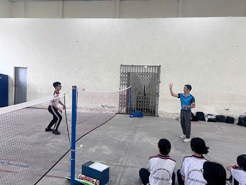 Nghiên cứu bài học Khối 12 năm học 2024-2025: Kỹ thuật bỏ nhỏ chéo trái tay