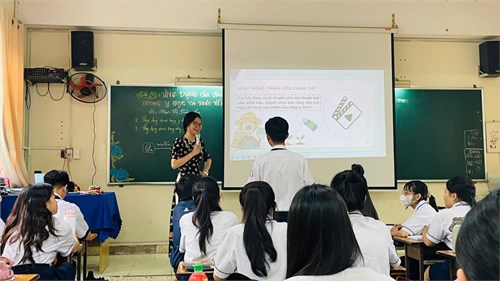 Tổ Sinh học - Công nghệ thực hiện Nghiên cứu bài học khối 10 - Chủ đề:“Bài 30: Ứng dụng của virus trong y học và thực tiễn”
