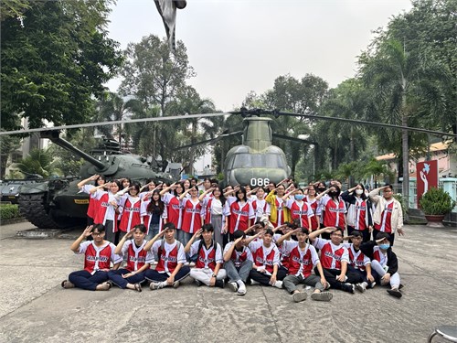 Hành trình đến với địa chỉ đỏ lớp 11b12 năm 2024-2025