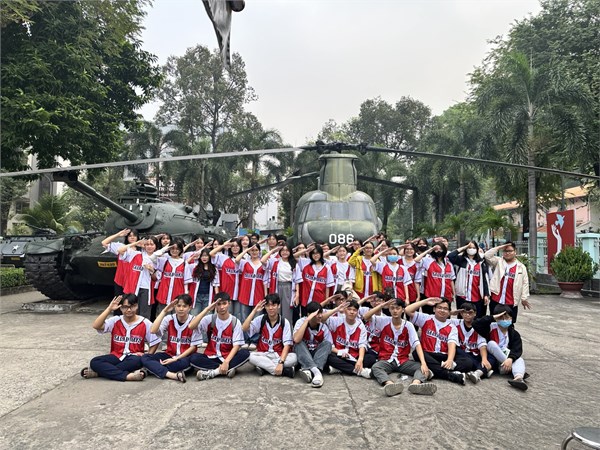 Hành trình đến với địa chỉ đỏ lớp 11b12 năm 2024-2025