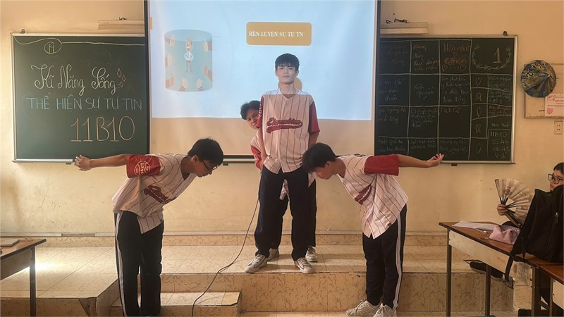 Trường thpt nguyễn hữu cảnh tổ chức dạy kỹ năng sống cho học sinh khối 11 học kì ii năm học 2024-2025

chuyên đề giáo dục kỹ năng sống 

“thể hiện sự tự tin”