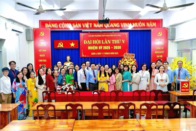 <a href="/chi-bo/chuc-mung-dai-hoi-chi-bo-truong-thpt-nguyen-huu-tho-lan-thu-v-nhiem-ky-20252030/ctfull/86558/532324">🎉 
chúc mừng đại hội chi bộ trường thpt nguyễn<span class=bacham>...</span></a>