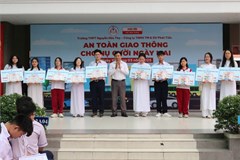 Khen thưởng học sinh giỏi 12 thành phố