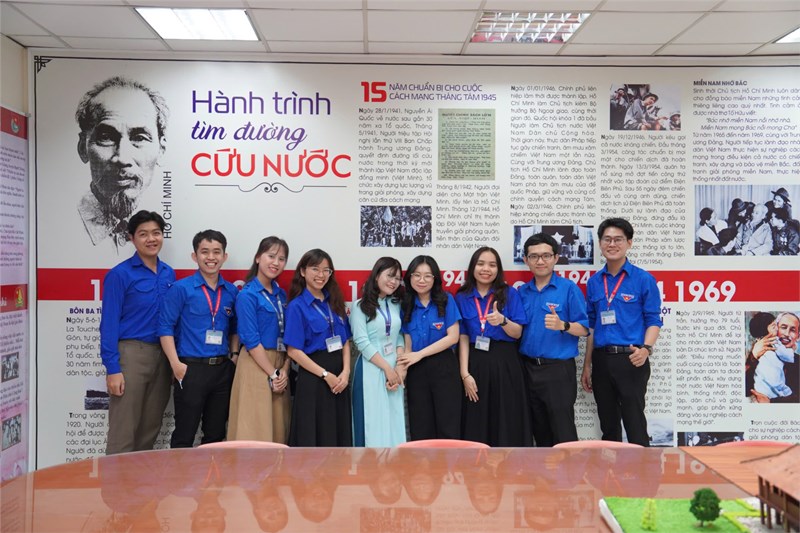 [Chi Đoàn Giáo Viên Tổ Chức Buổi Sinh Hoạt Chuyên Đề Tại Không Gian Văn Hóa Hồ Chí Minh]
