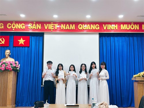 Thương chúc 36 bạn trong đội tuyển HSG 12 của trường THPT Nguyễn Thị Diệu dự thi các môn Toán,Vật lý, Hoá học,Ngữ Văn,Anh văn,Sinh học,Địa lý,Lịch sử, Giáo dục Kinh tế -Pháp luật trong kì thi Học sinh giỏi cấp TP năm học 2024-2025 sẽ hoàn thành thật tốt bài thi của mình vào sáng mai 25/02/2025 và mang về những thành tích cao cho ngôi trường thân thương