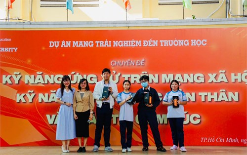 Sáng 14/3/2025, trường THPT Nguyễn Thị Diệu phối hợp cùng Trường Đại học FPT tổ chức chuyên đề  Kỹ năng ứng xử trên mạng xã hội  cho học sinh khối 10 và khối 11