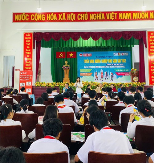 Hoạt động tuyển sinh năm học mới tại Trường THCS Hai Bà Trưng