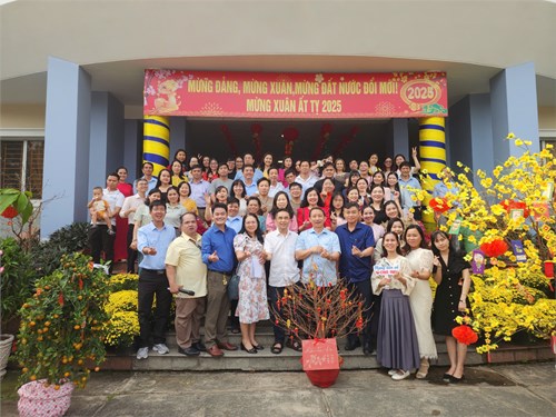 Trường THPT Nguyễn Trãi Mừng Đảng quang vinh - Mừng Xuân Ất Tỵ 2025