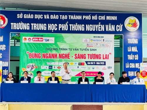 Chương trình tư vấn tuyển sinh:  Đúng ngành nghề - Sáng tương lai  tại Trường THPT Nguyễn Văn Cừ