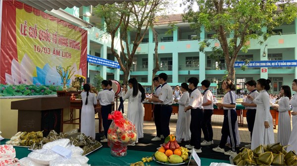 Trường THPT Nguyễn Văn Cừ  trang trọng tổ chức Lễ Giỗ Quốc Tổ Hùng Vương