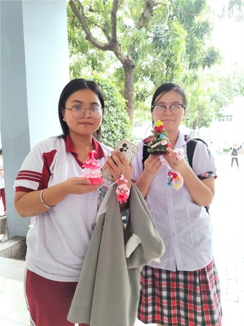 Chủ đề:  Khám phá công nghệ và khoa học – Thắp sáng tương lai 