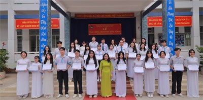 <a href="/tin-tuc-su-kien/le-trao-chung-chi-tin-hoc-quoc-te-mos/ctfull/26913/525523">Lễ trao chứng chỉ Tin học quốc tế MOS</a>