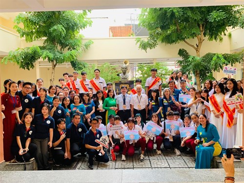 Giao lưu văn hoá với Trường Trung học Bành Hồ (Đài Loan)