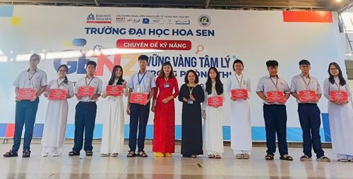 Ngoại khoá tổ Sử -GDKT&PL với chủ đề” ÂM VANG DI SẢN _SỬ VIỆT NÉT HÙNG CA VÀNG SON 